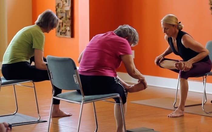 Физические упражнения на стуле для пожилых при диабете